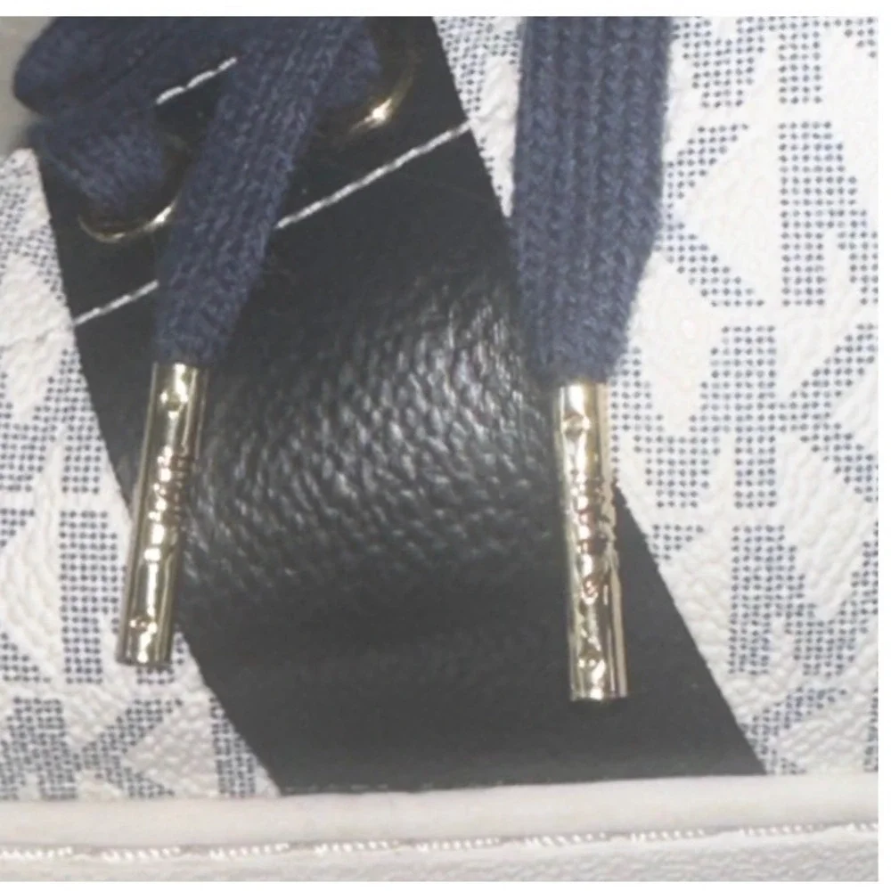 Michael‎ Kors Women's MK Signature Logo Low Top Sneakers White Navy Size 9.5